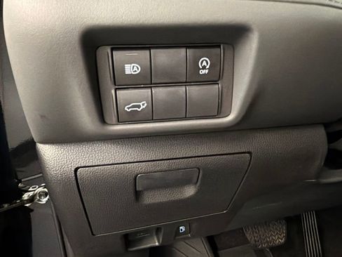 Used 2023 Toyota Highlander XSE AWD/4WD image 24