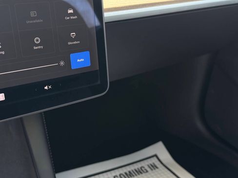 Used 2021 Tesla Model 3 Standard Range Plus image 21