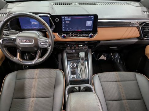 Used 2024 GMC Canyon AT4 image 22