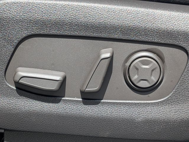 New 2026 Kia Carnival FWD image 18
