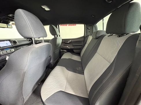 Used 2021 Toyota Tacoma TRD Off-Road AWD/4WD image 39