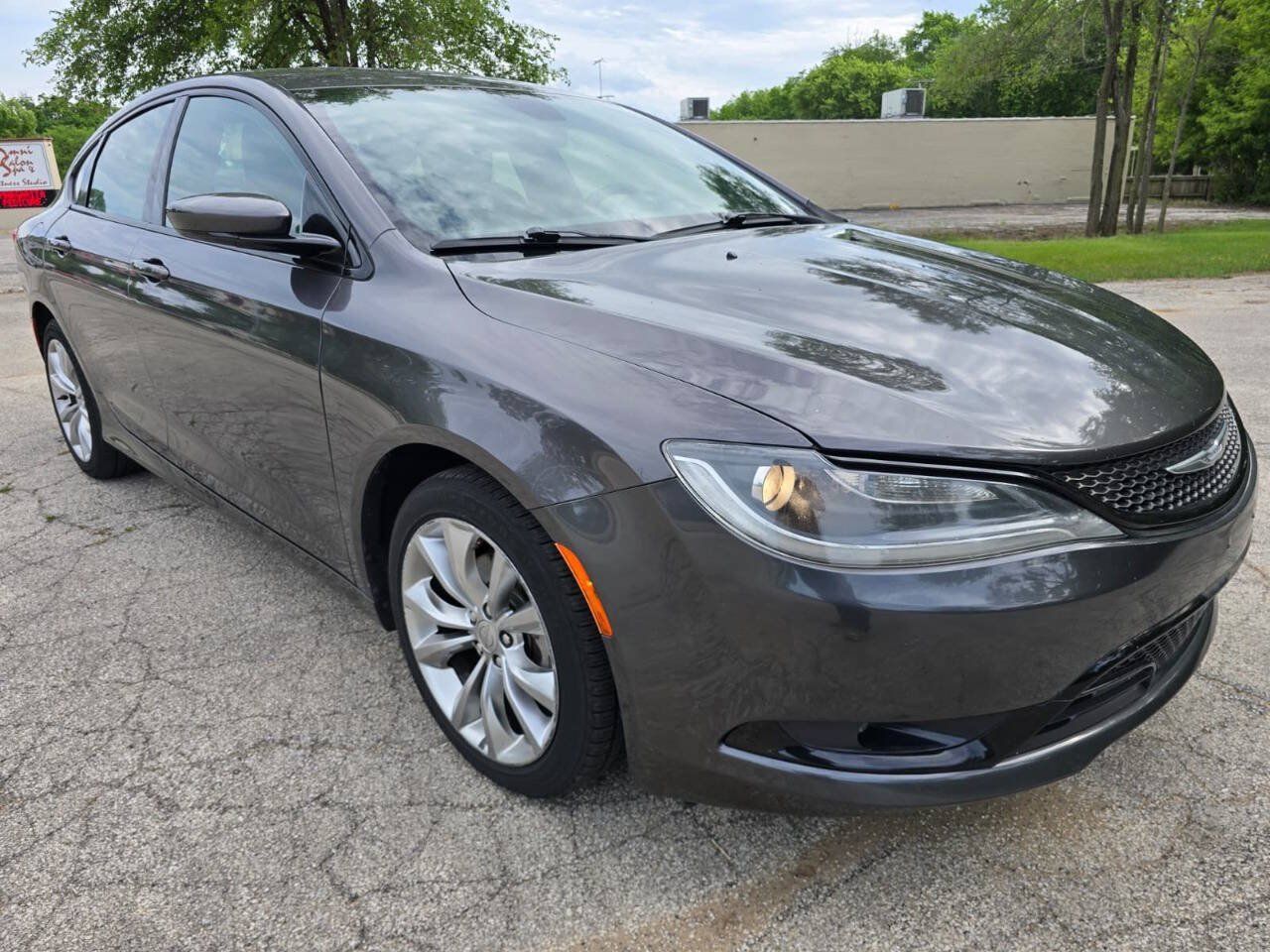 Used 2015 Chrysler 200 S FWD image 3