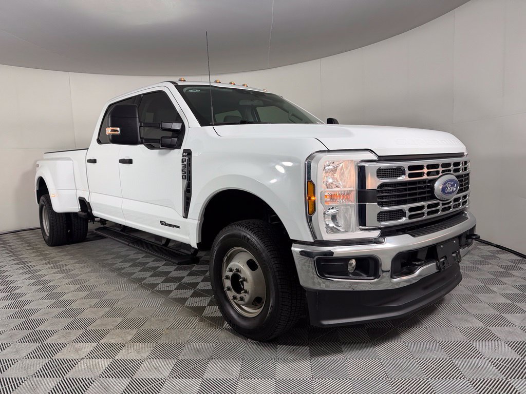 Used 2025 Ford F350 XLT w/ FX4 Off-Road Package AWD/4WD image 5