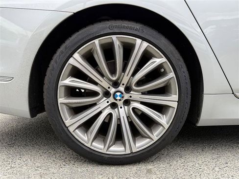Used 2018 BMW 750Li xDrive AWD/4WD image 12