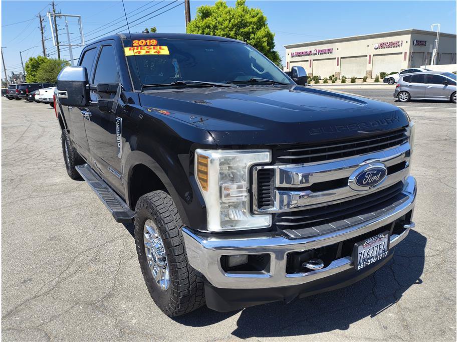 Used 2019 Ford F250 XLT w/ XLT Premium Package AWD/4WD image 3