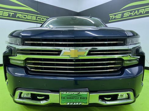 Used 2019 Chevrolet Silverado 1500 High Country w/ Technology Package AWD/4WD image 3