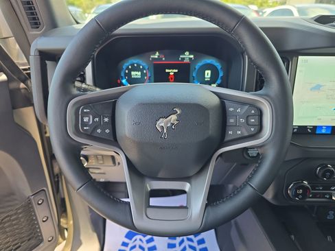 New 2025 Ford Bronco Badlands w/ Sasquatch Package AWD/4WD image 24