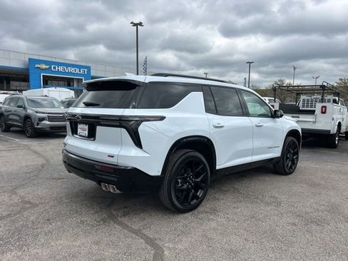 New 2026 Chevrolet Traverse RS w/ LPO, Floor Liner Package image 3