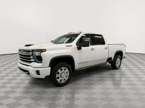 Used 2024 Chevrolet Silverado 2500 High Country w/ Technology Package AWD/4WD image 7
