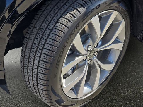 New 2026 Land Rover Discovery Sport Landmark image 35