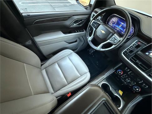 Used 2023 Chevrolet Suburban LT image 11