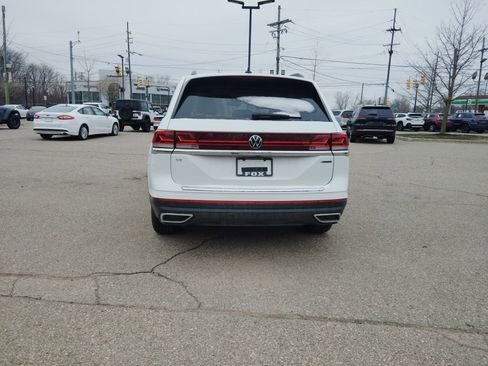 Used 2024 Volkswagen Atlas SE image 4