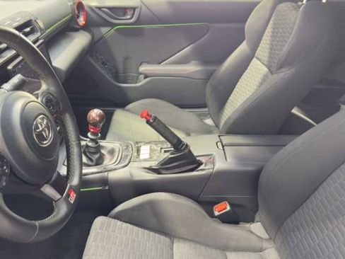 Used 2023 Toyota GR86 RWD image 17
