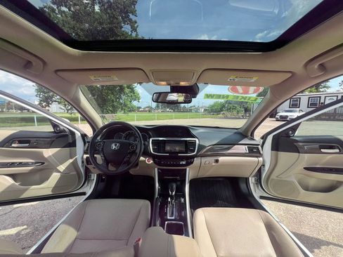 Used 2017 Honda Accord Touring image 26