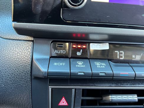 Used 2025 Toyota Camry LE w/ Convenience Package image 28