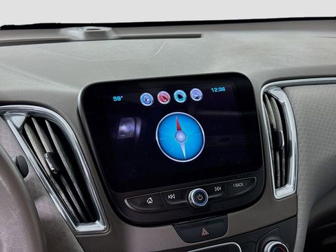 Used 2018 Chevrolet Malibu LT image 13