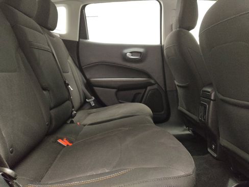 Used 2018 Jeep Compass Sport AWD/4WD image 19