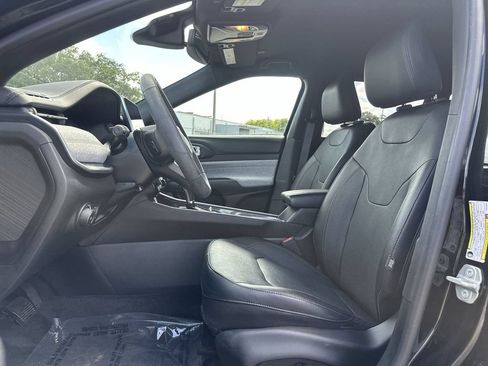 Used 2023 Jeep Compass Latitude AWD/4WD image 13