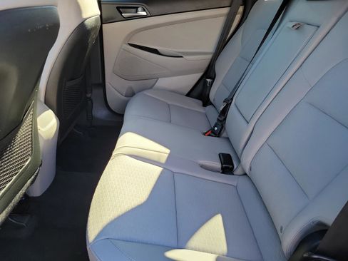 Used 2019 Hyundai Tucson SE image 15