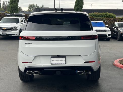 New 2025 Land Rover Range Rover Sport Dynamic SE image 7