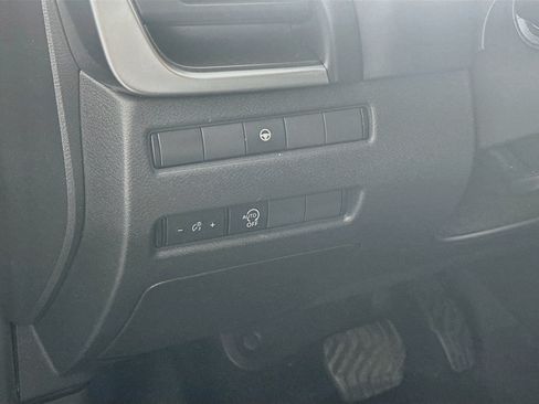 Used 2023 Nissan Rogue SV FWD image 17