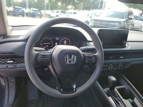 Used 2025 Honda Accord SE image 13