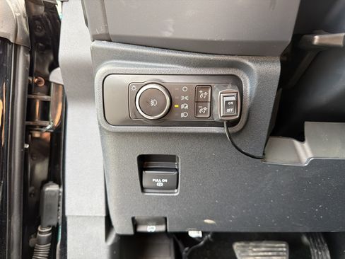 Used 2025 Ford Bronco Outer Banks AWD/4WD image 26