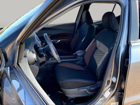 Used 2023 Nissan Kicks SR FWD image 8
