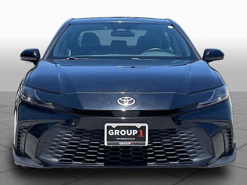 Used 2025 Toyota Camry SE FWD image 4