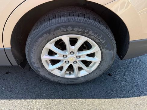 Used 2018 Chevrolet Equinox LT FWD image 14