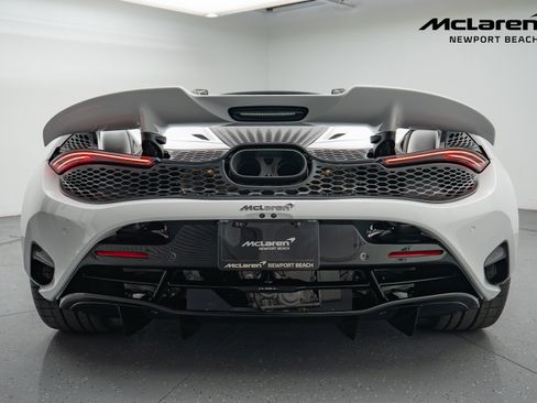 Used 2026 McLaren 750S Spider RWD image 17