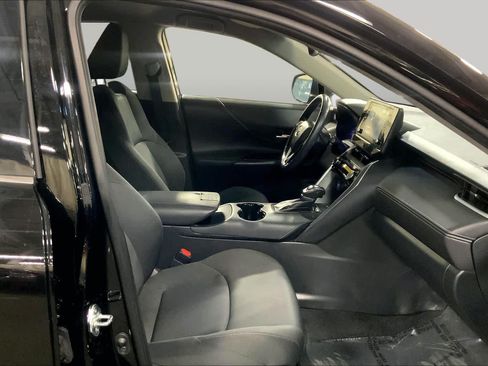 Used 2021 Toyota Venza LE w/ Carpet Mat Package (TMS) AWD/4WD image 9
