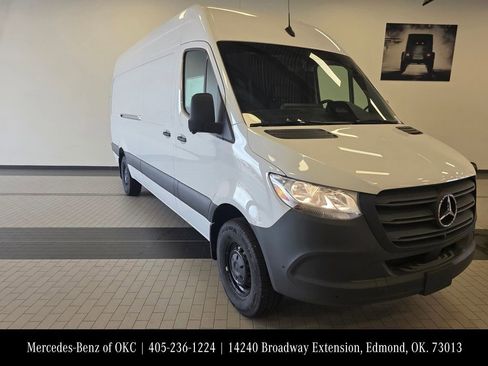 New 2025 Mercedes-Benz Sprinter 2500 image 3