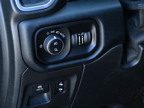 Used 2020 RAM 1500 Laramie AWD/4WD image 27
