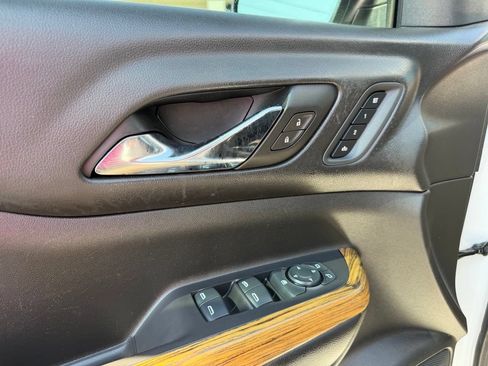 Used 2017 GMC Acadia Denali w/ Technology Package FWD image 27