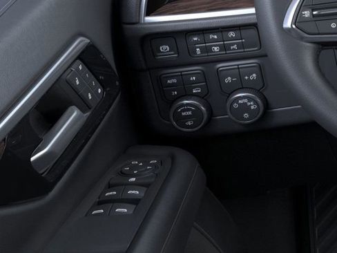 New 2026 Chevrolet Suburban LT image 22