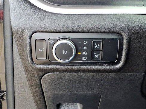 Used 2024 Ford Explorer XLT w/ Equipment Group 202A image 20