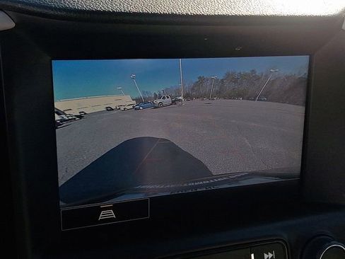 Used 2024 GMC Terrain SLT image 17