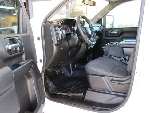 Used 2020 Chevrolet Silverado 2500 Custom w/ Custom Value Package image 10