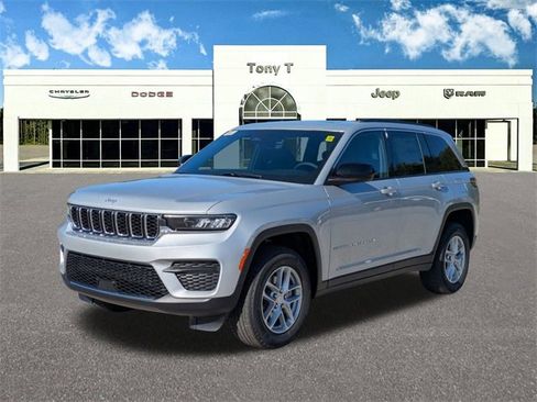 New 2025 Jeep Grand Cherokee Laredo X image 3
