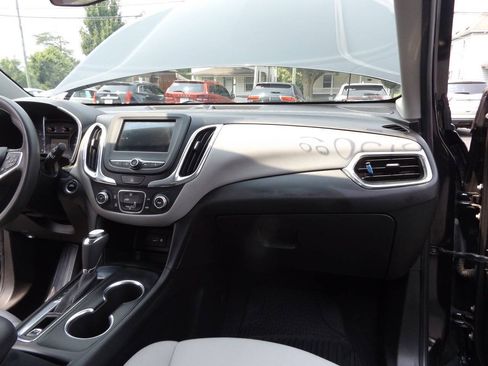 Used 2019 Chevrolet Equinox LS FWD image 25