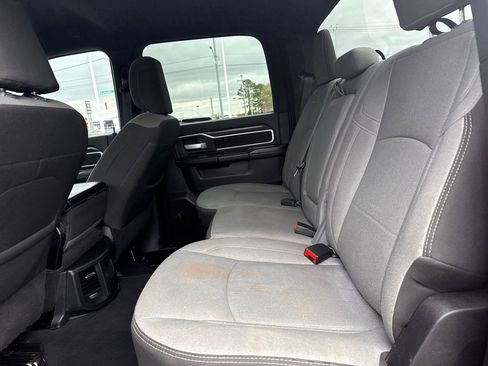 Used 2024 RAM 2500 Big Horn AWD/4WD image 32