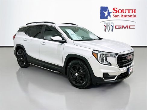 Used 2022 GMC Terrain SLE w/ Driver Convenience Package image 1