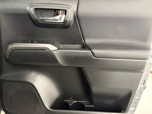 Used 2021 Toyota Tacoma TRD Off-Road image 39