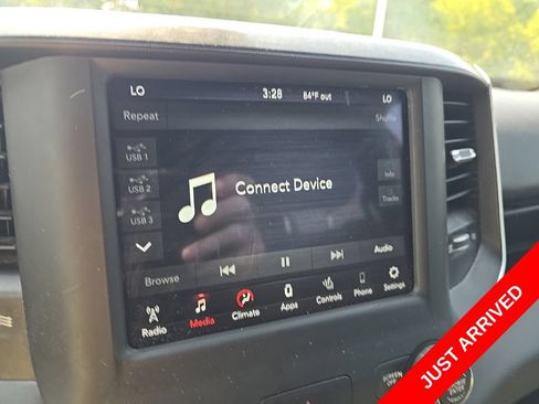 Used 2020 RAM 1500 Big Horn AWD/4WD image 9
