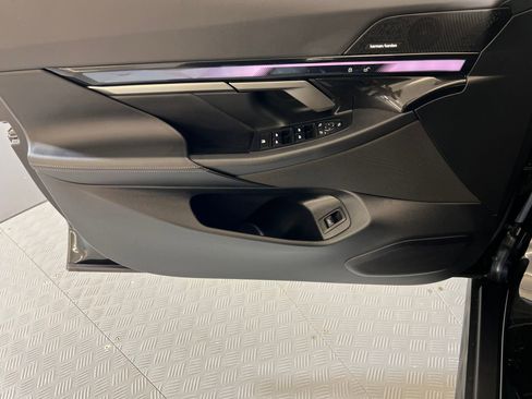 Used 2025 BMW i5 eDrive40i image 21