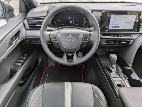 Used 2025 Toyota Camry SE image 17