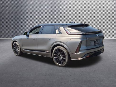 New 2026 Cadillac Lyriq V w/ Exterior Carbon Fiber Package AWD/4WD image 3