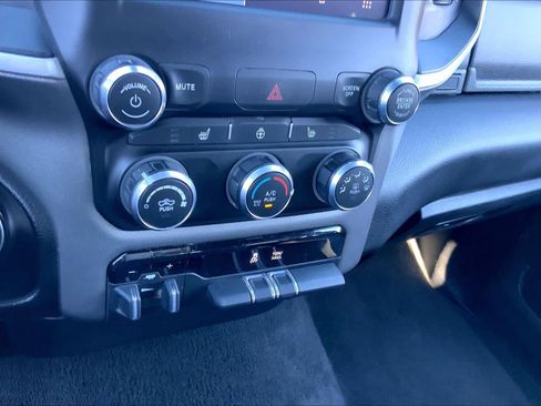 Used 2023 RAM 1500 Big Horn AWD/4WD image 32
