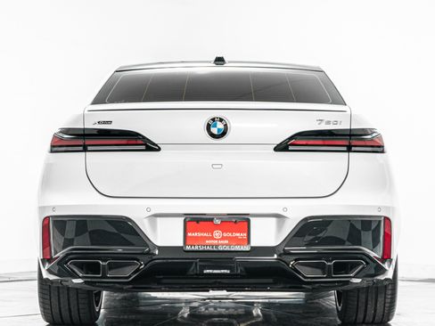 Used 2024 BMW 760i xDrive w/ Executive Package AWD/4WD image 8